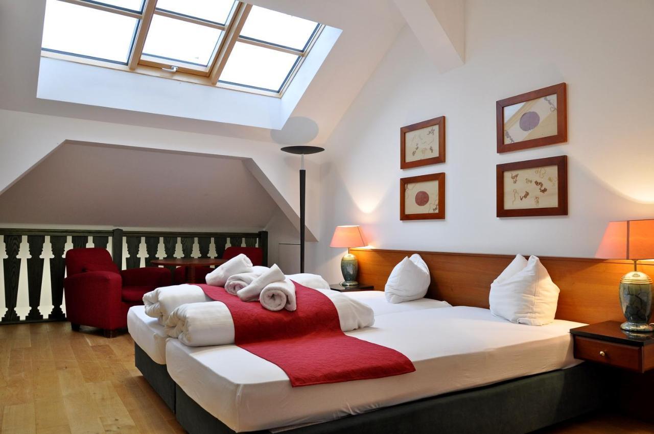 Hotel U Bílého koně Loket Extérieur photo