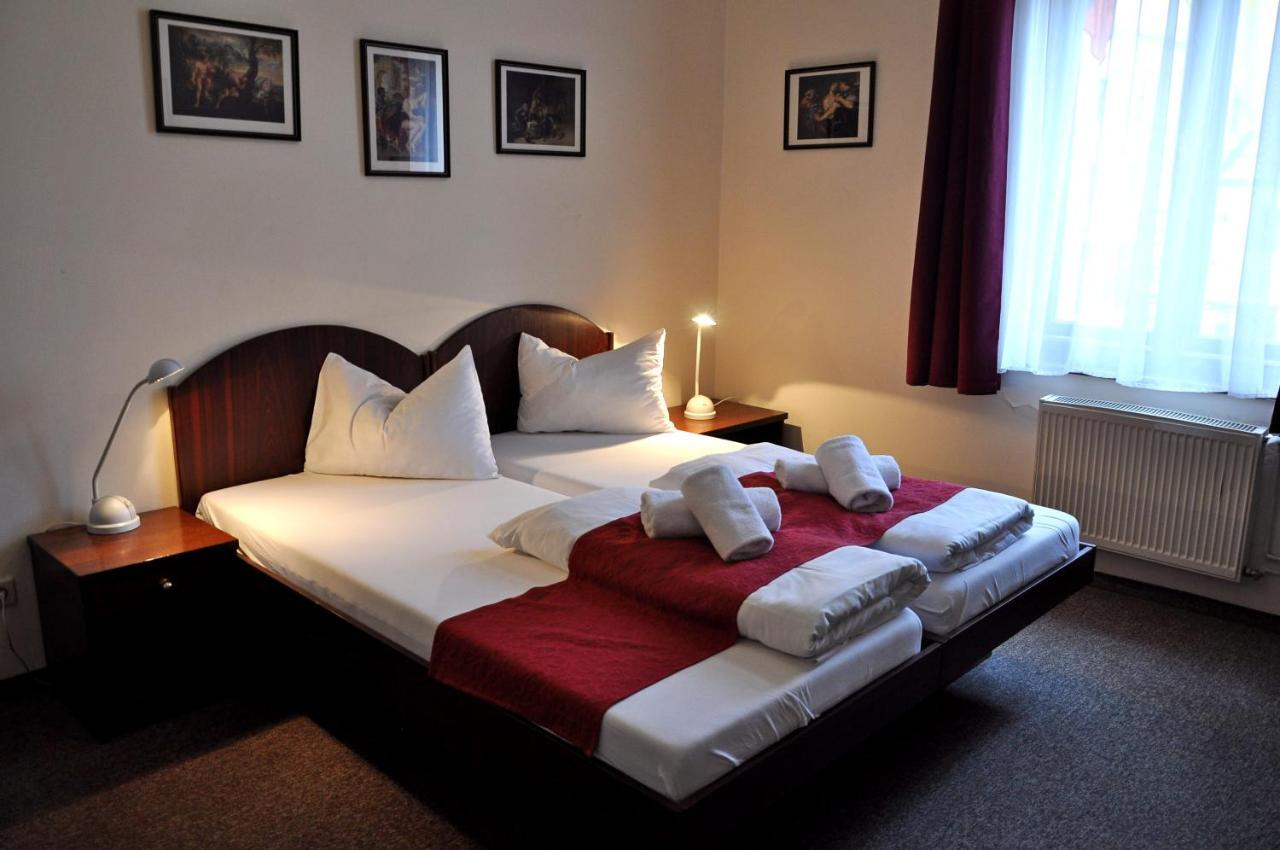 Hotel U Bílého koně Loket Extérieur photo