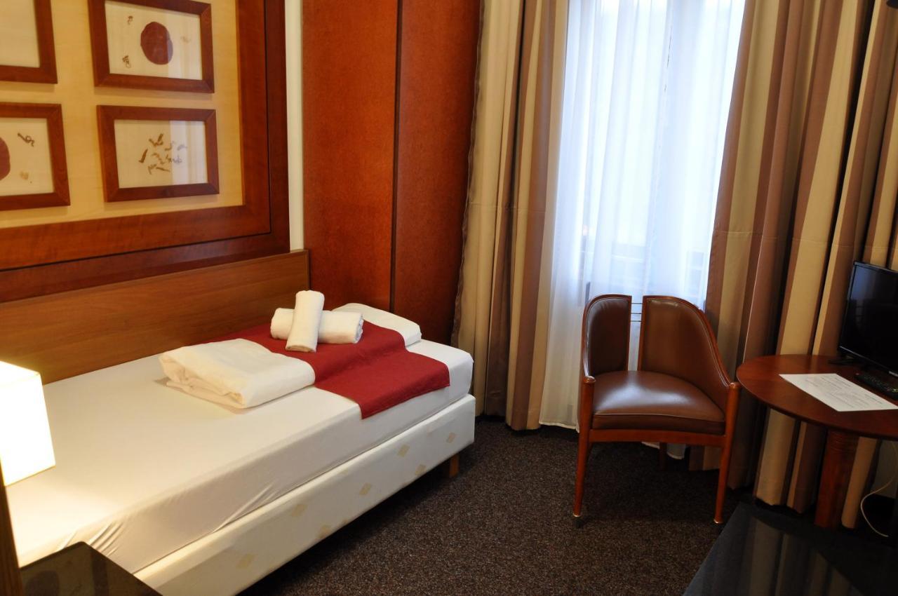 Hotel U Bílého koně Loket Extérieur photo