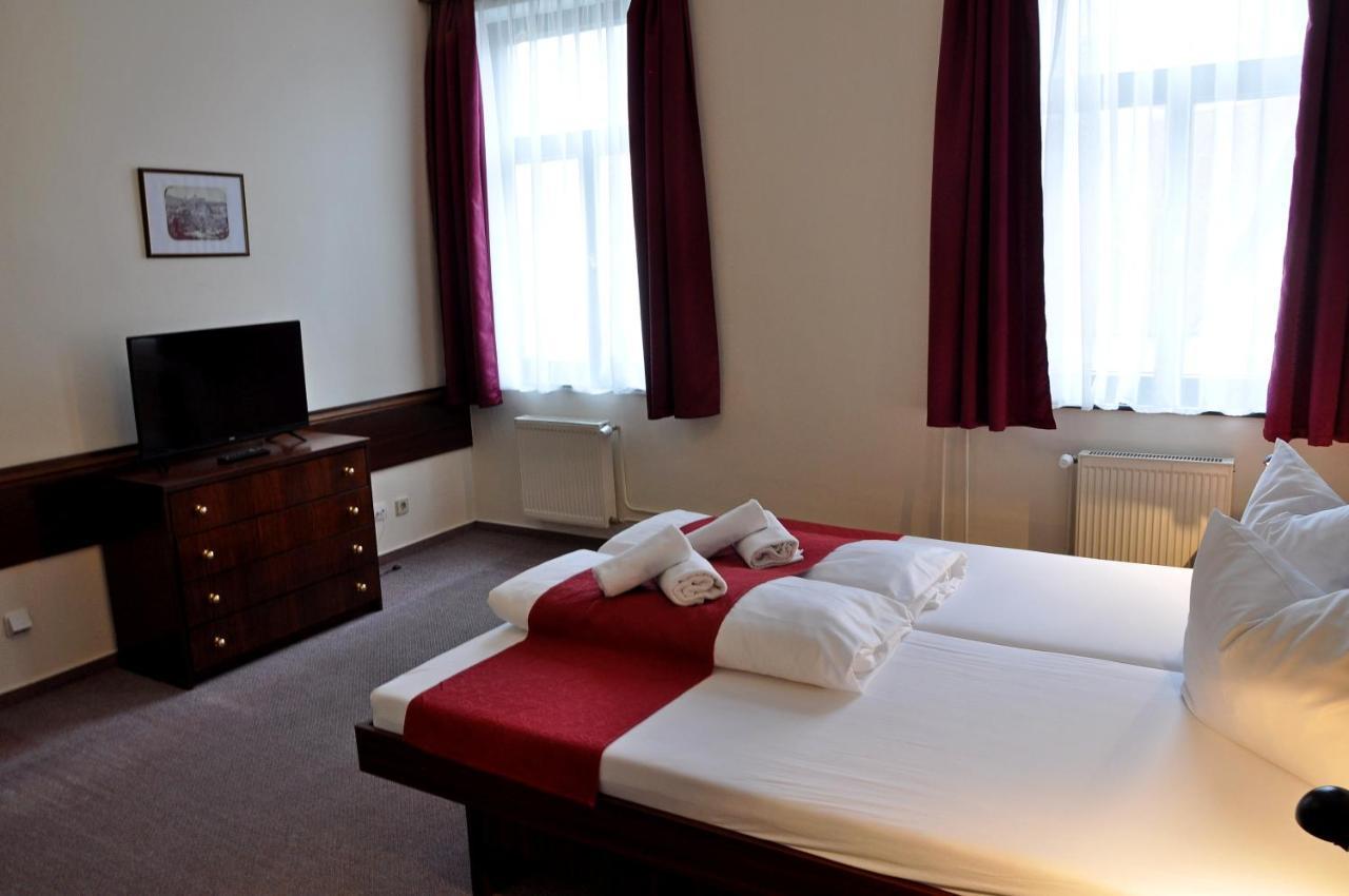 Hotel U Bílého koně Loket Chambre photo