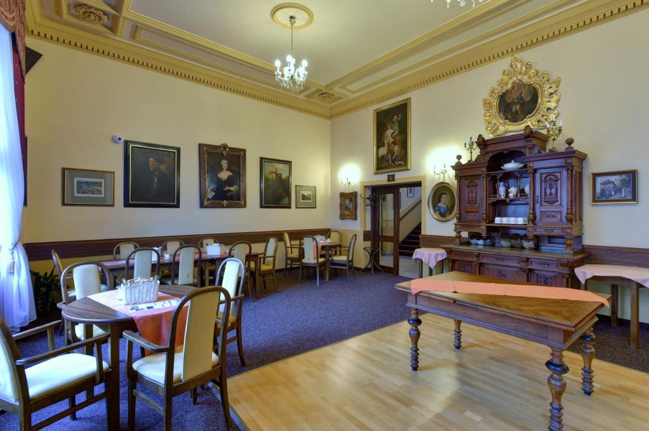Hotel U Bílého koně Loket Extérieur photo