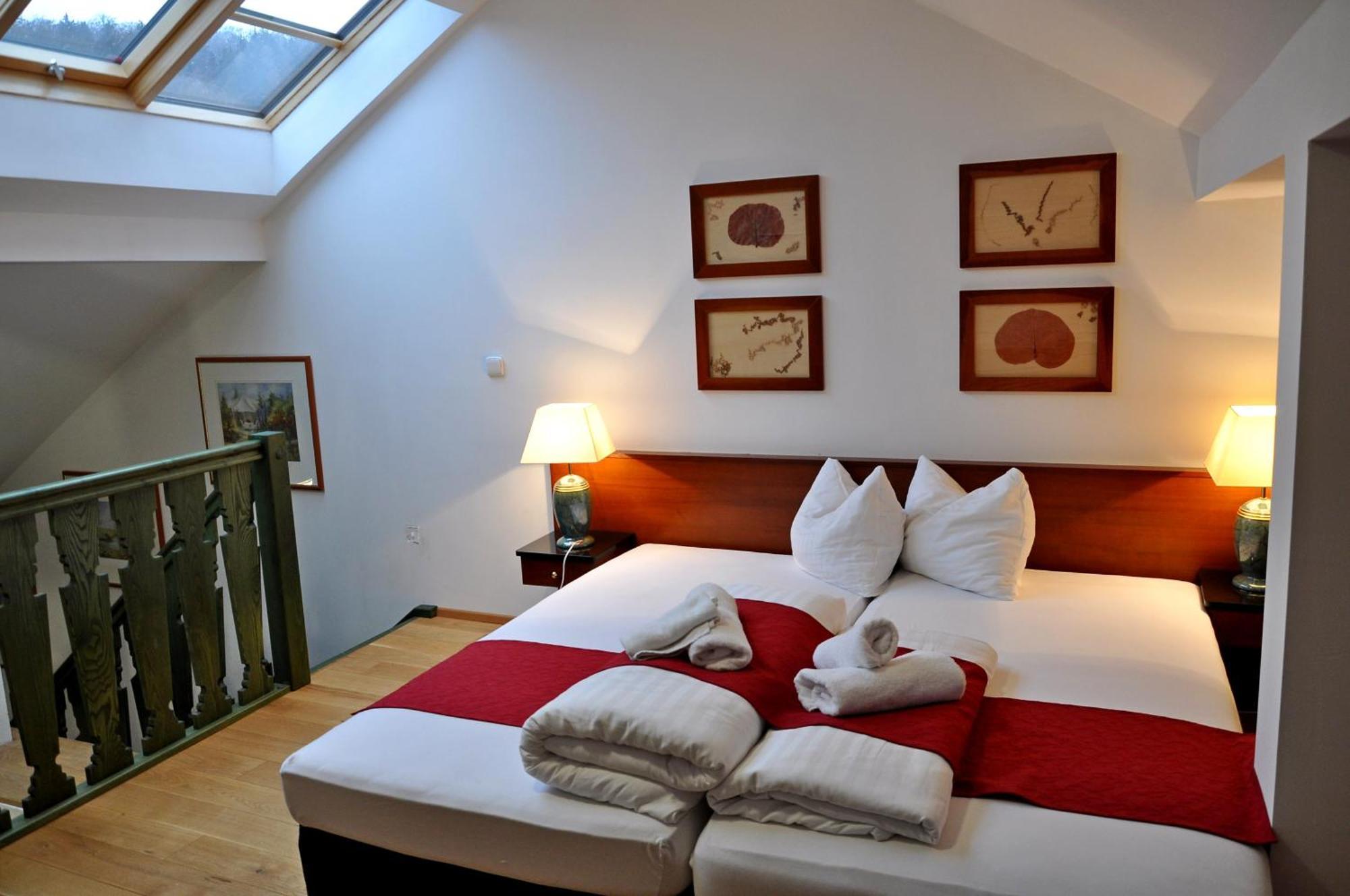 Hotel U Bílého koně Loket Chambre photo