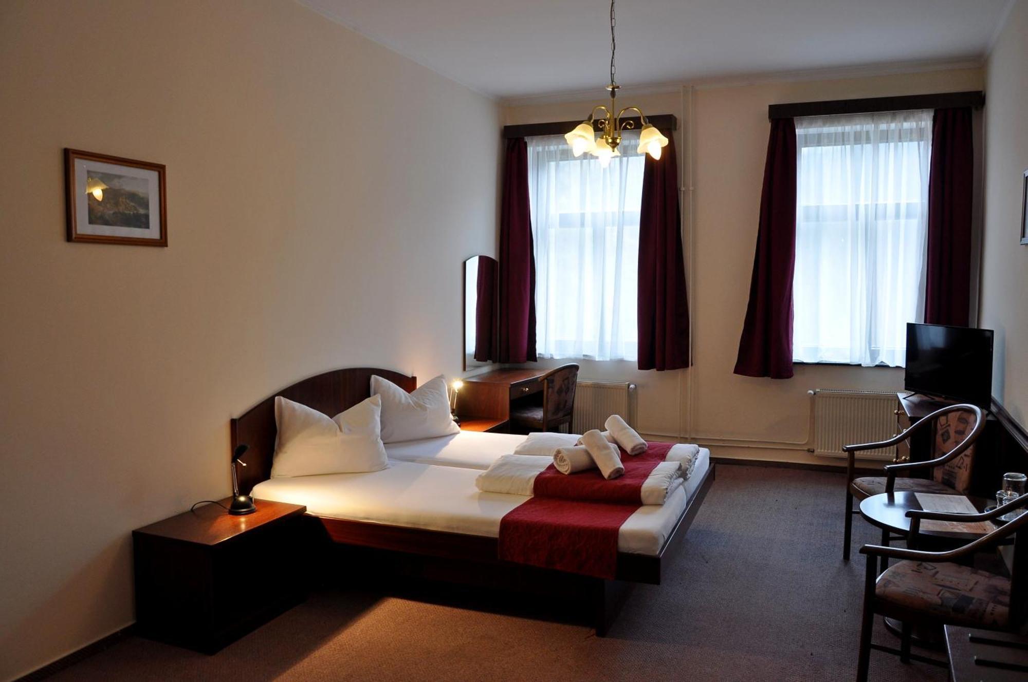 Hotel U Bílého koně Loket Chambre photo