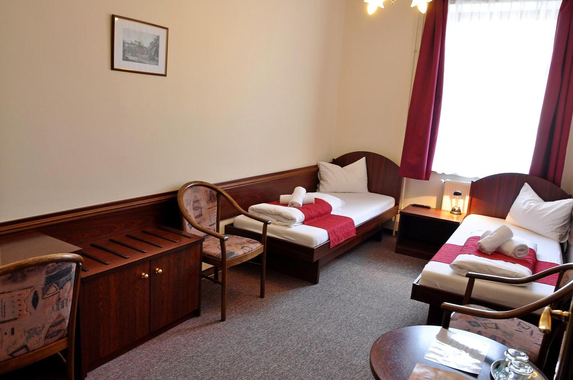 Hotel U Bílého koně Loket Chambre photo